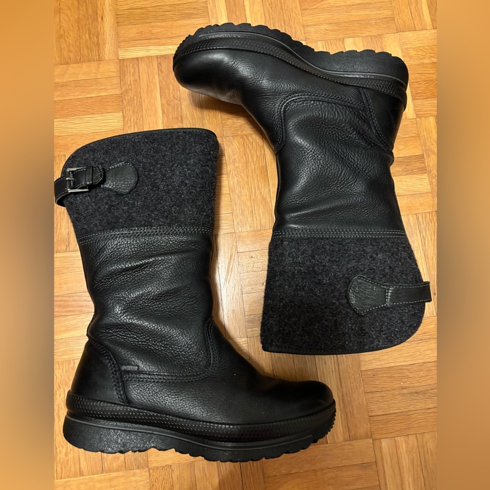 Ecco Black Waterproof Winter Boots